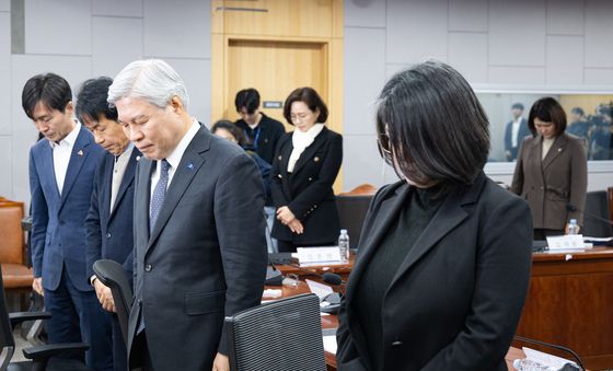 고 이해찬 전 총리 추모하는 개혁·진보 4당 의원들