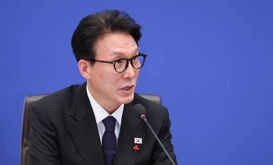 발언하는 김민석 총리