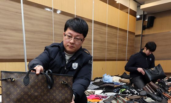 인천세관, 1200억원대 '짝퉁' 판매 운영 조직 적발
