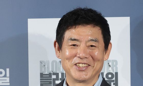 성동일 '블러디 플라워' 파이팅