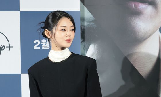 정소리, 돋보이는 인형 미모