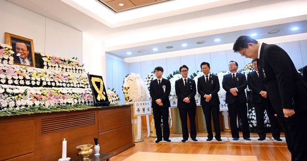 故 이해찬 전 총리 빈소, 조문하는 윤상현