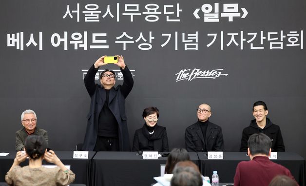 정구호 연출가, 이 순간을 남겨야지