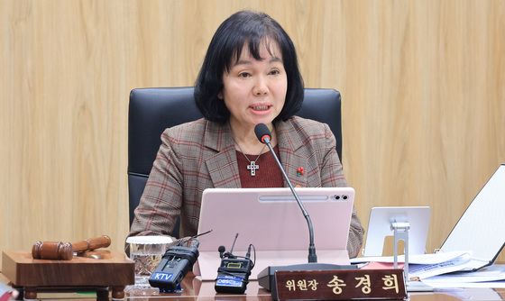 모두발언하는 송경희 개인정보보호위원장