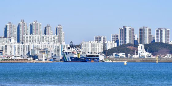 탐해 3호 포항 전용부두에 정박