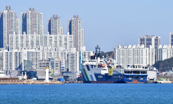 포항 전용부두에 정박 중인 탐해 3호