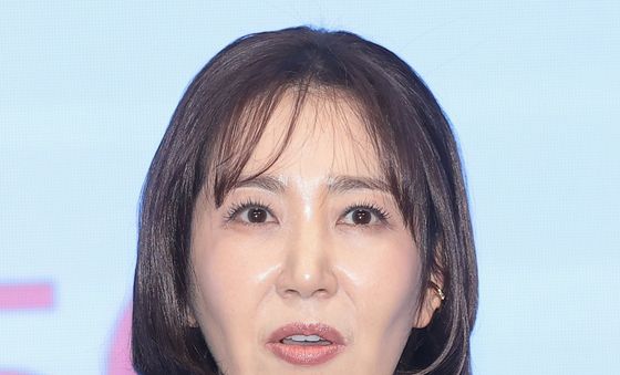 인사말 하는 유호정