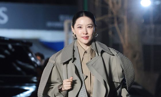 이영애, 성수동 온 '산소같은 여자'