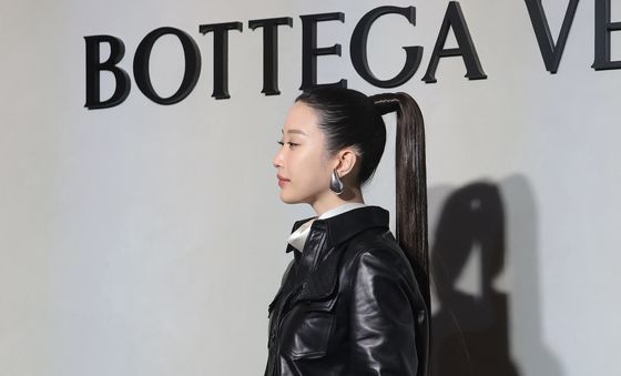 문가영, 매력만점 말총머리