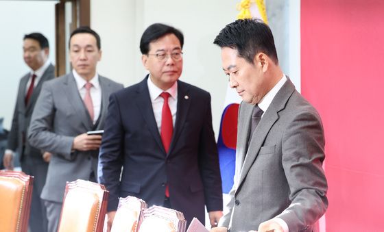 최고위 참석하는 장동혁 대표