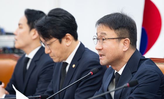 민주당 정책조정회의 발언하는 한병도 원내대표