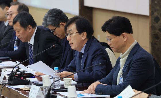 발언하는 정기현 의료혁신위원장