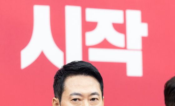 국회 복귀한 장동혁 대표