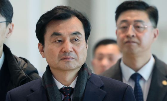 한일 국방장관회담 위해 일본 향하는 안규백 장관