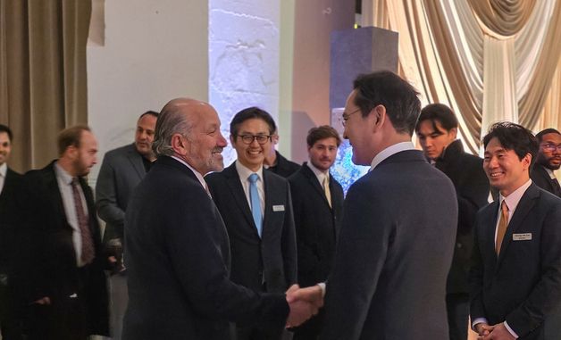 미국 상무부 장관과 대화하는 이재용 회장