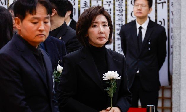 故 이해찬 전 총리 빈소 찾은 나경원 의원