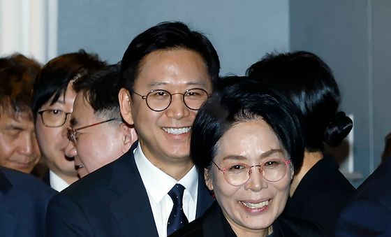 화기애애한 배경훈 부총리와 최민희 위원장