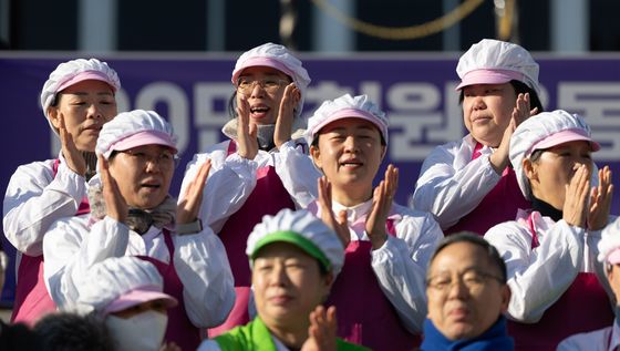 학교급식법 개정안 국회 통과 '오늘을 기뻐하며'