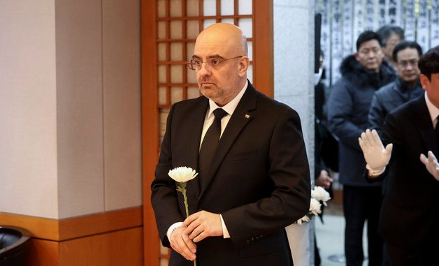 故 이해찬 조문하는 주한불가리아대사