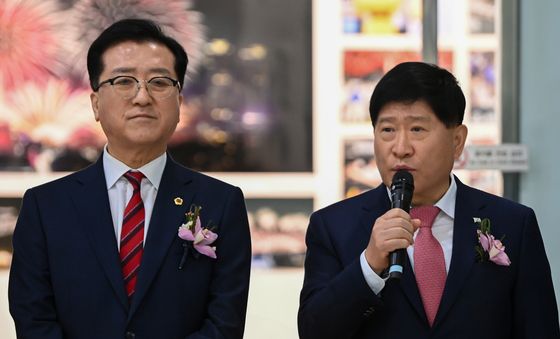 축사하는 홍성현 충남도의장