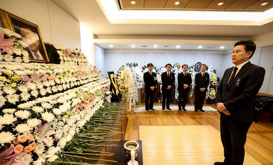 고 이해찬 전 총리 빈소 찾은 김태호 의원