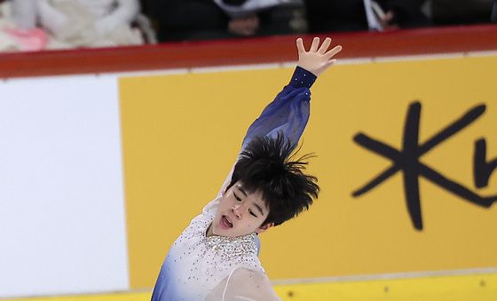 연기 펼치는 서민규