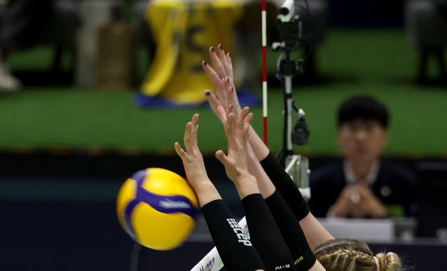 카리·김희진, 철통수비