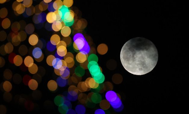 환하게 빛나는 새해 첫 슈퍼문