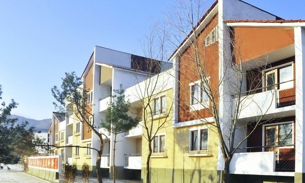 북한 신천군 복우농장 '살림집 입사 모임' 진행