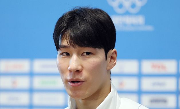 인터뷰하는 황대헌