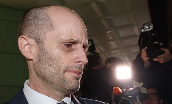 쿠팡 로저스, 첫 경찰 소환