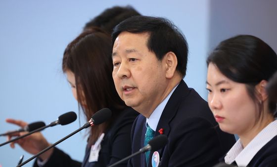 스타트업 열풍 조성방안 보고하는 구윤철 부총리