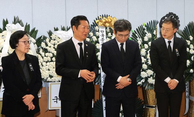 빈소지키는 한명숙·정청래·유시민·김상욱