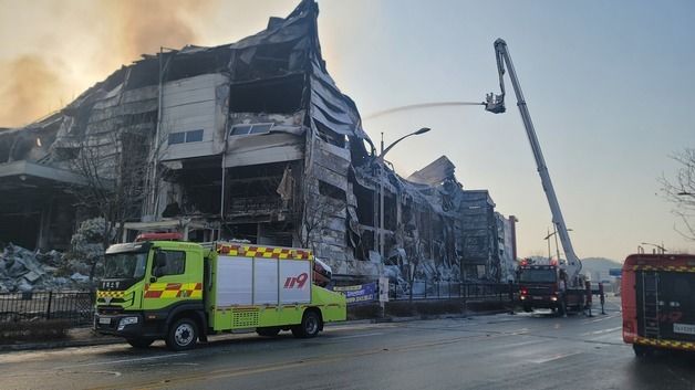 음성 공장 화재 현장서 직원 추정 시신 1구 발견