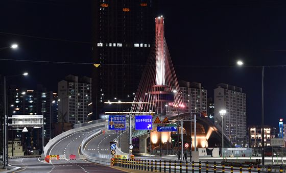 포항 해오름대교의 두얼굴
