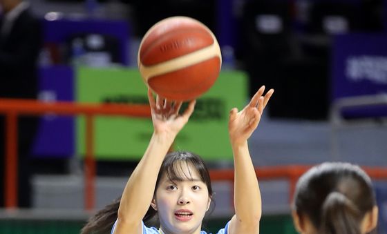 3점슛 콘테스트하는 박소희
