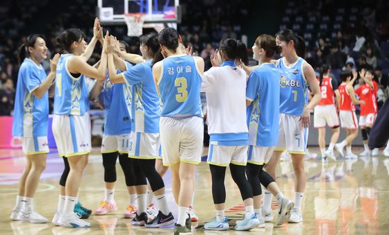 기뻐하는 팀 포니블