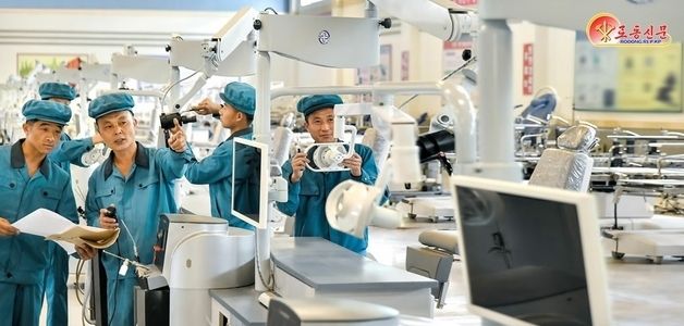 北, 묘향산의료기구공장 조명…"현대적 의료 설비들 생산해 전국 병원에 공급"