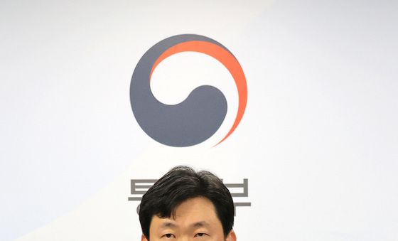 정례브리핑하는 윤민호 통일부 대변인