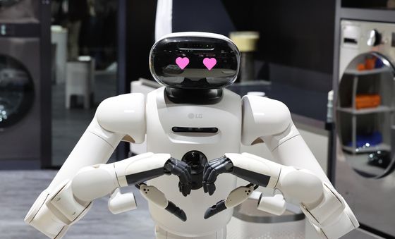 [CES 2026]손하트 만드는 LG 클로이드