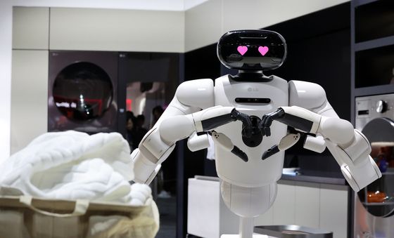 [CES 2026]손하트 만드는 LG 클로이드