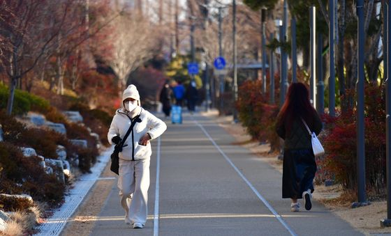 冬장군 찾아온 철길 숲