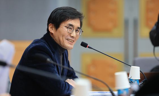 발언하는 문명재 위원장