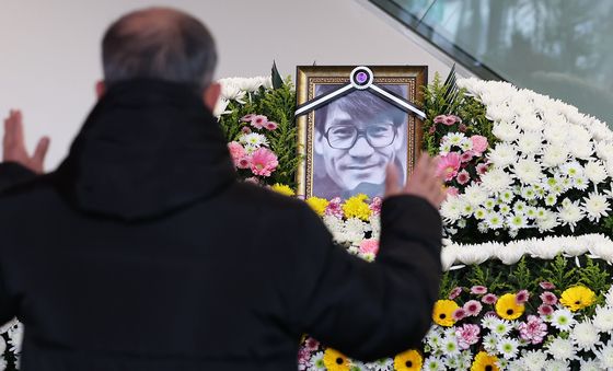 고 안성기 추모공간…'그리운 얼굴'