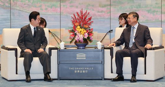 이재명 대통령 '상하이시 당 서기와 환담'