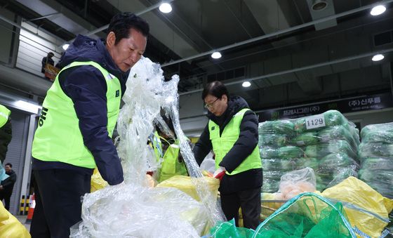 가락시장 청소 나선 정청래
