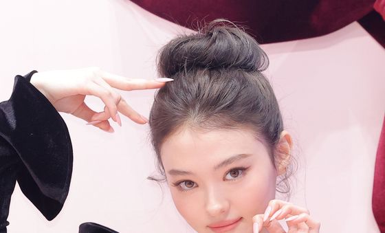 엘라, 냥냥이 플러팅