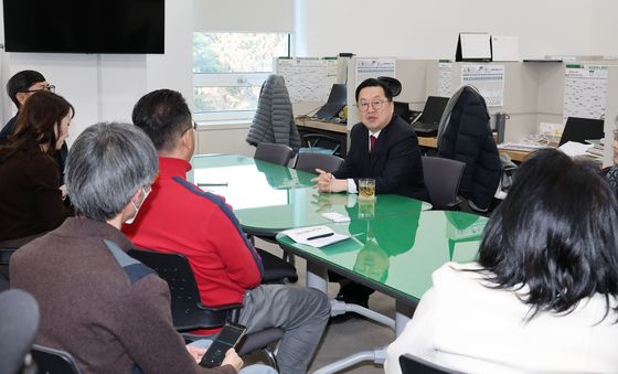 행정통합 관련 간담회 갖는 이장우 대전시장