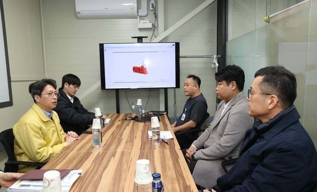 홍지선 2차관, 취임 첫 현장 행보로 쿠팡 물류센터 시설 점검