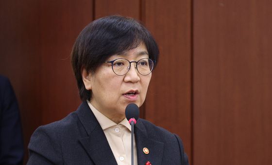 보건복지위 발언하는 정은경 장관